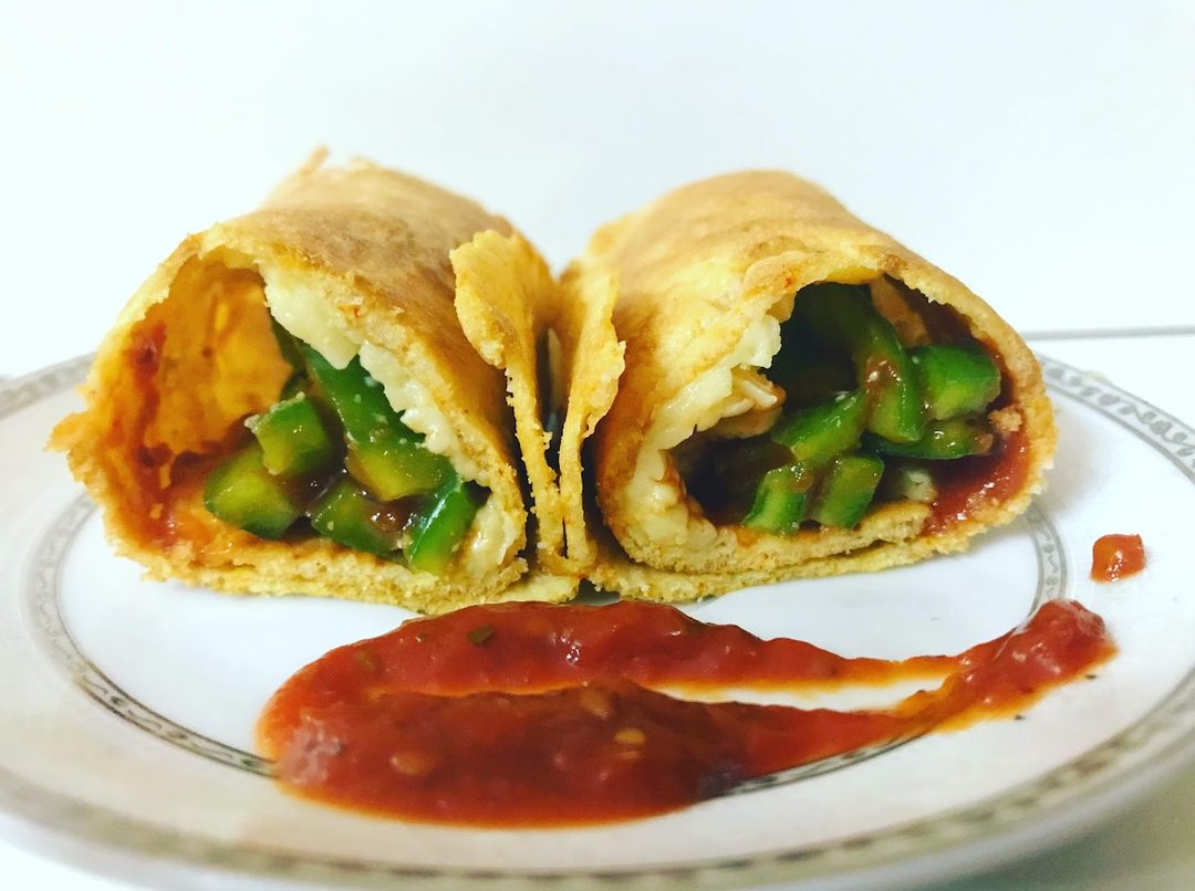 Omelette wrap with capsicum