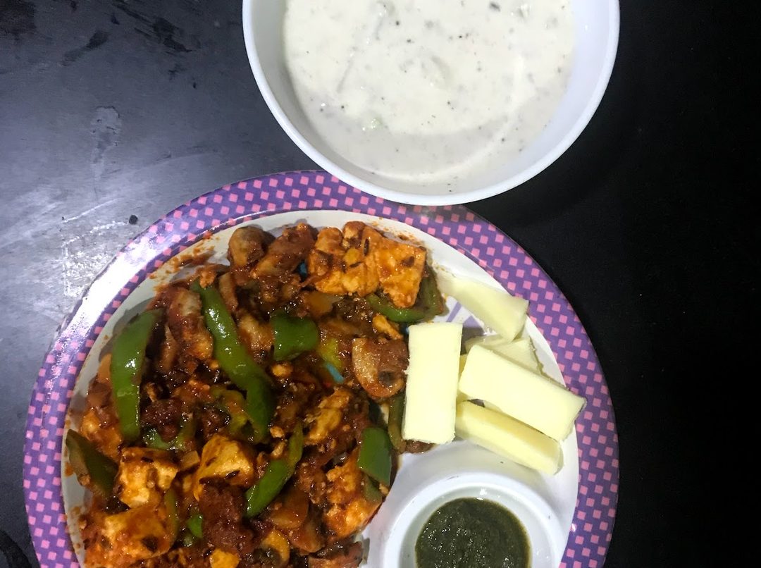 Paneer bhurji plate with raita and chutney