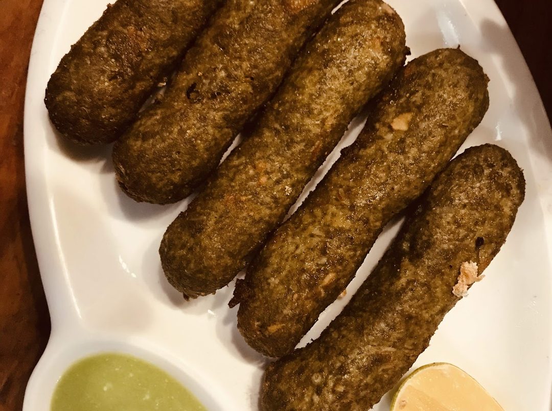 Chicken seekh kebabs with green chutney